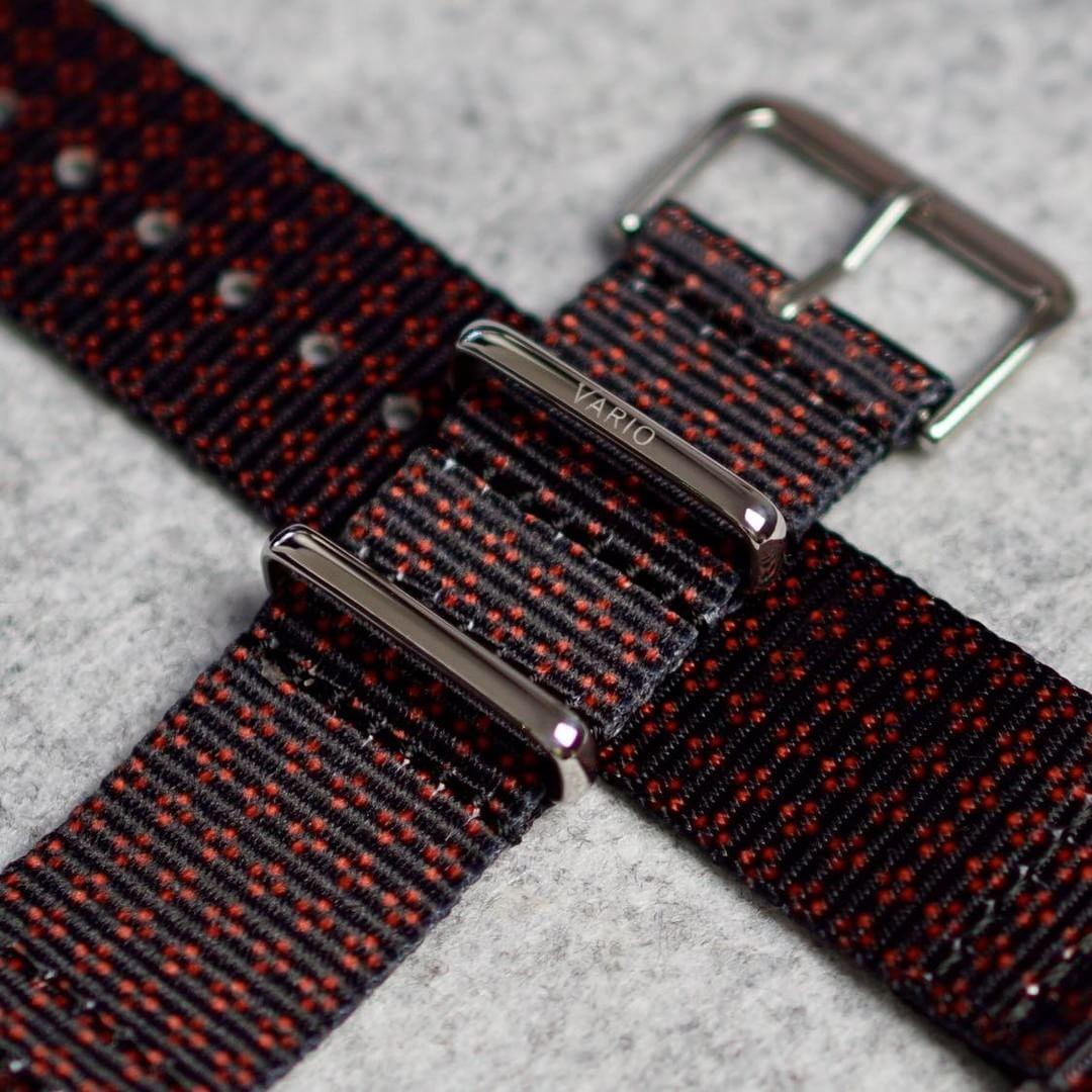 Vario Graphic Clover Rouge