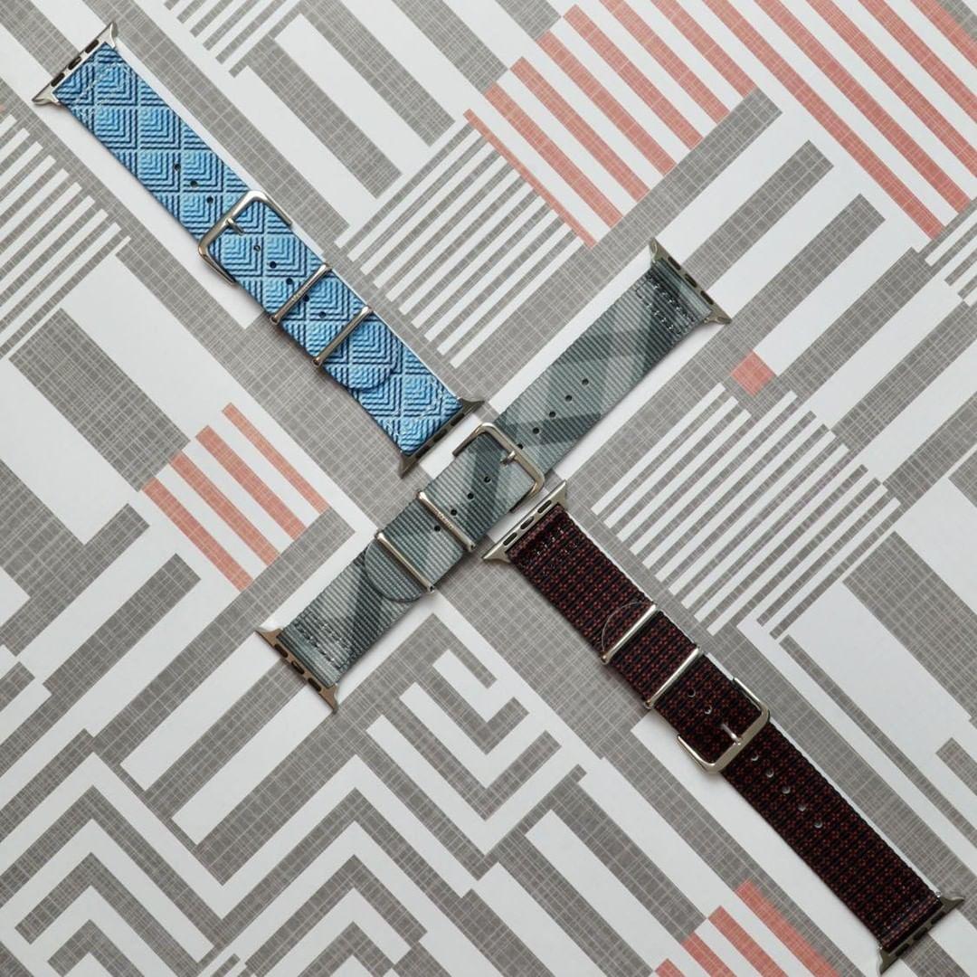 Vario Graphic strap for Apple Watch to brighten your day. Photo by @appletechgadgets