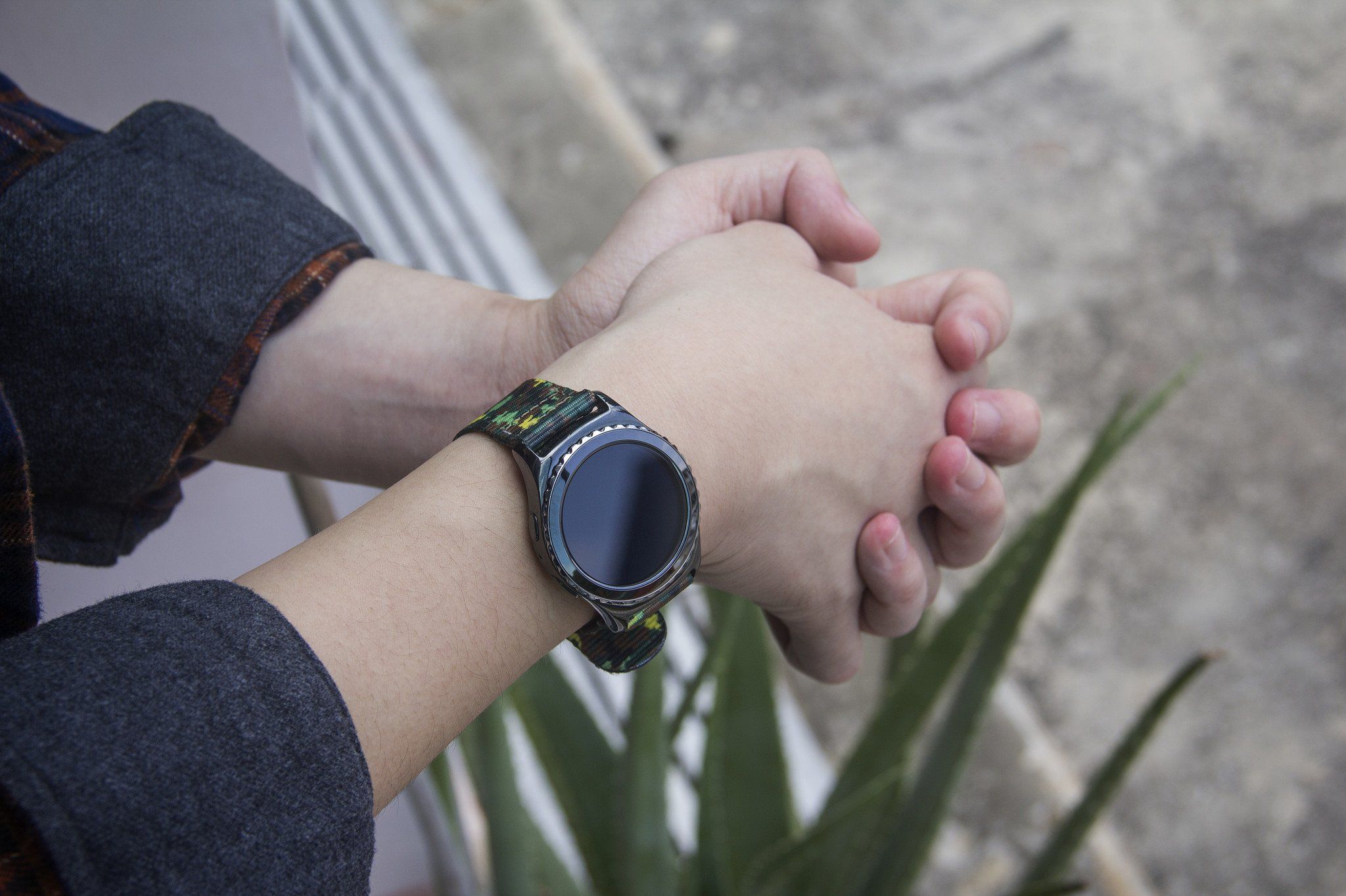 Samsung Gear S2 on Camo Green strap