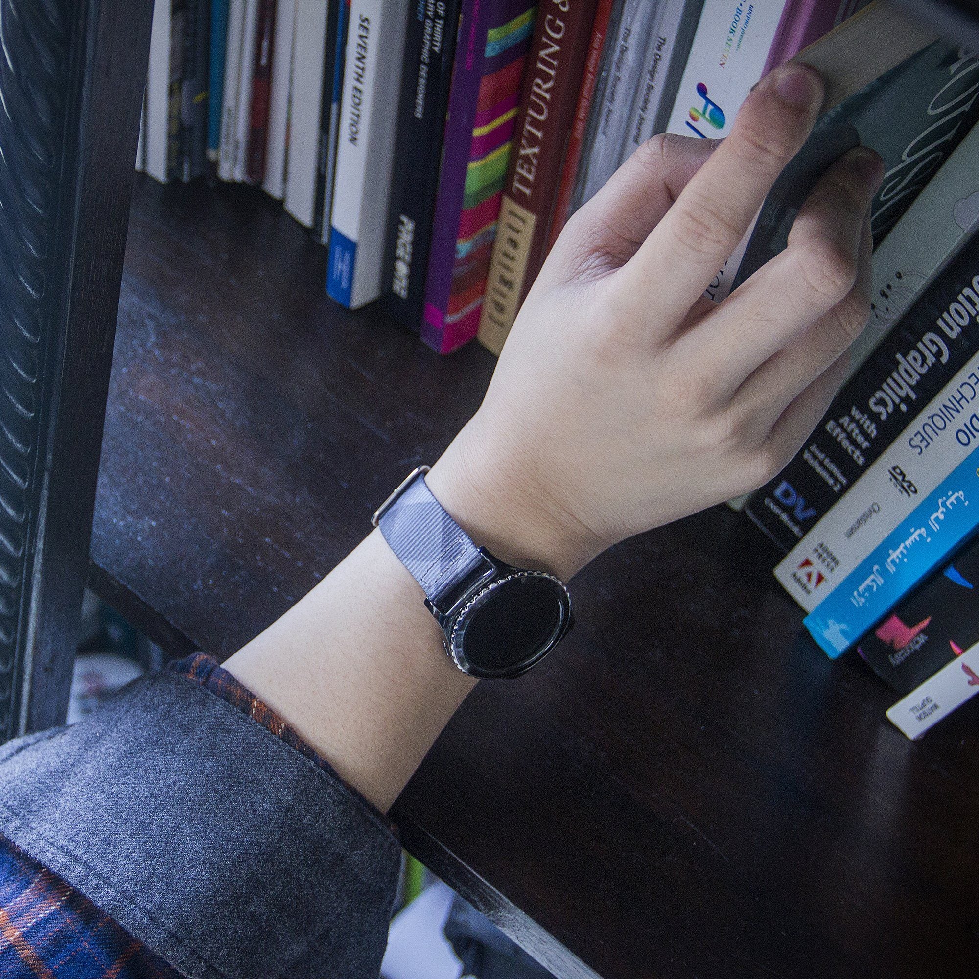 Samsung Gear S2 on Vario Graphic Strap