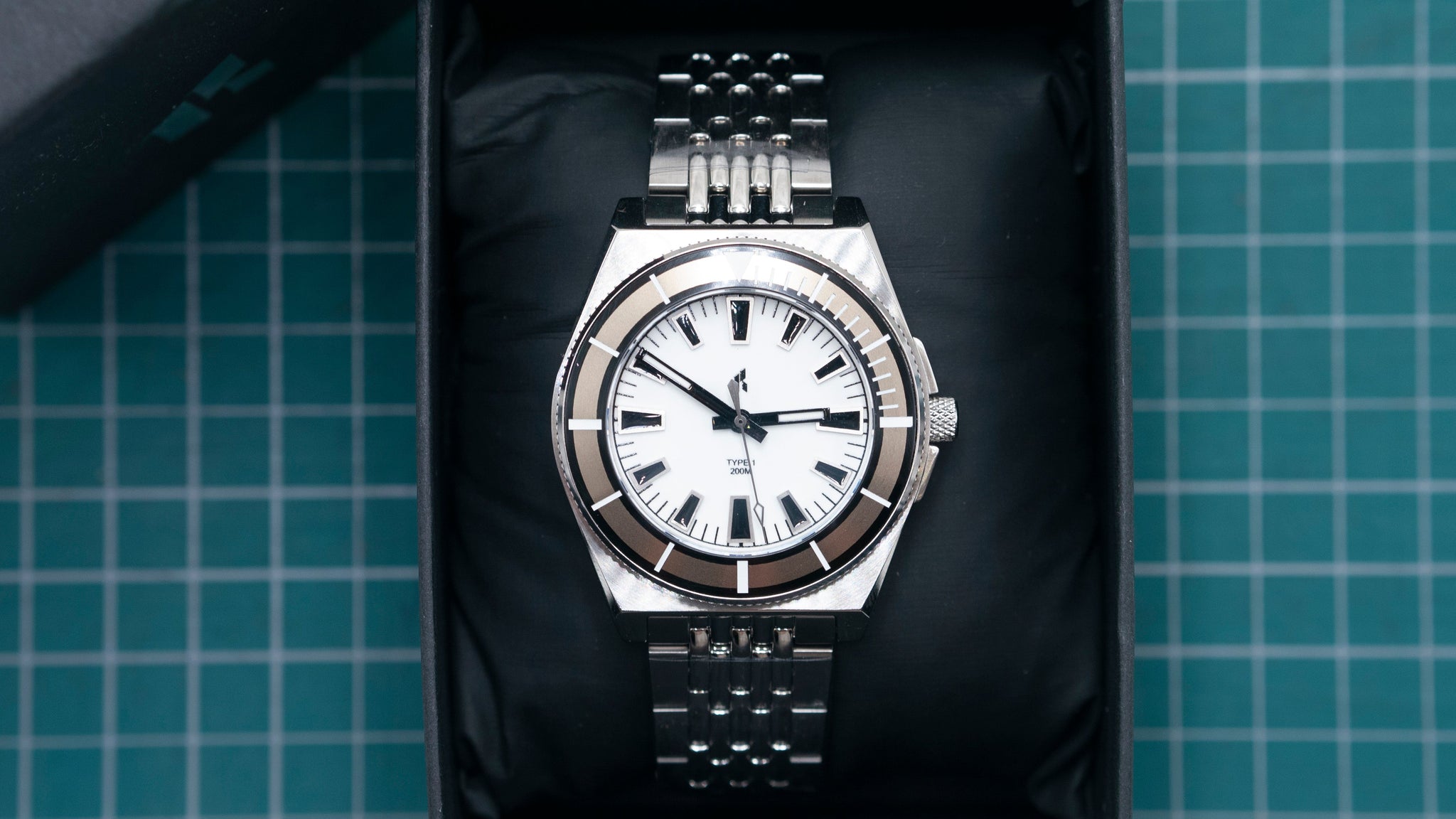 Rogue Horology Type One Blue dial with carry case image 3