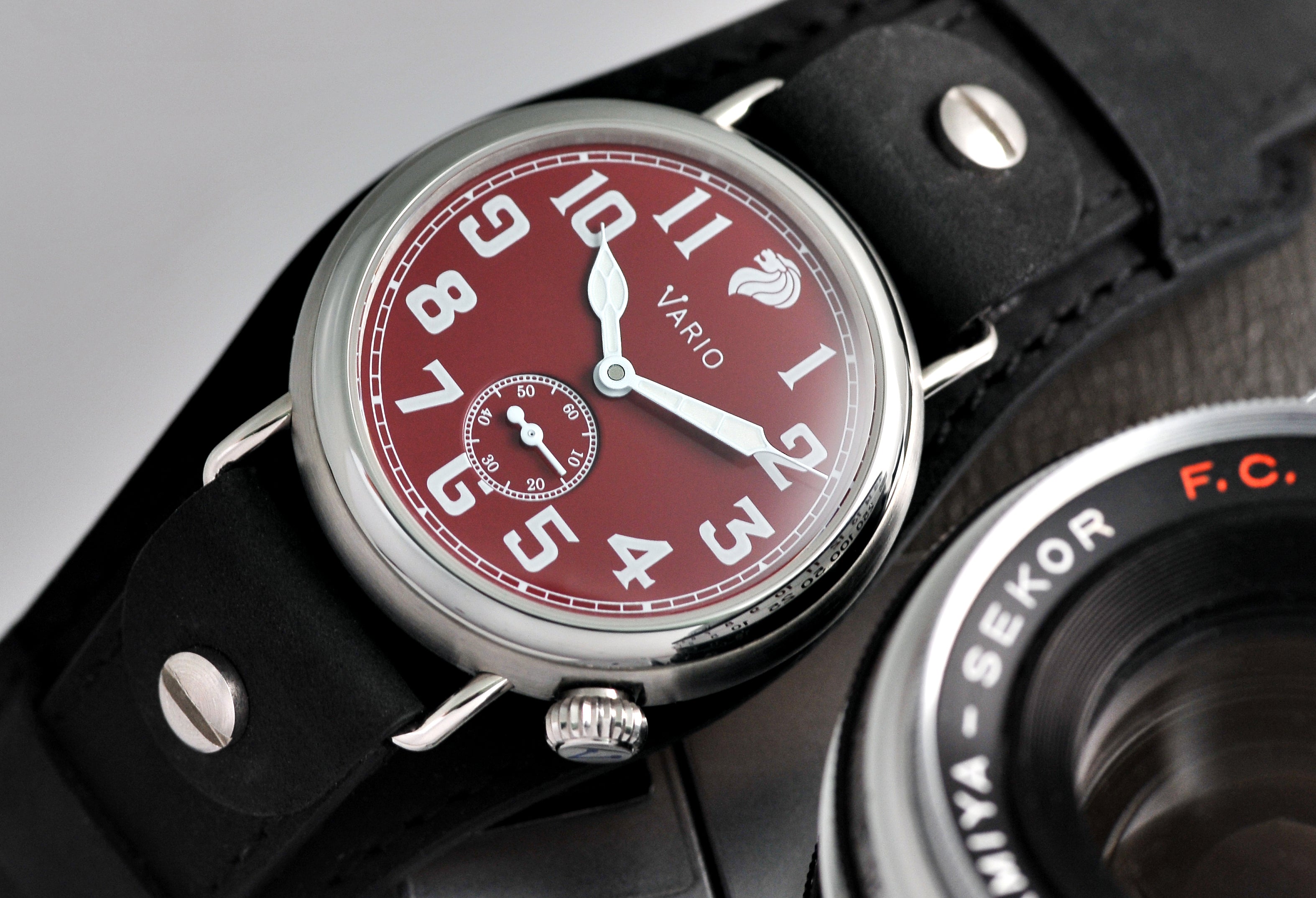 vario 1918 merlion trench SG60 watch