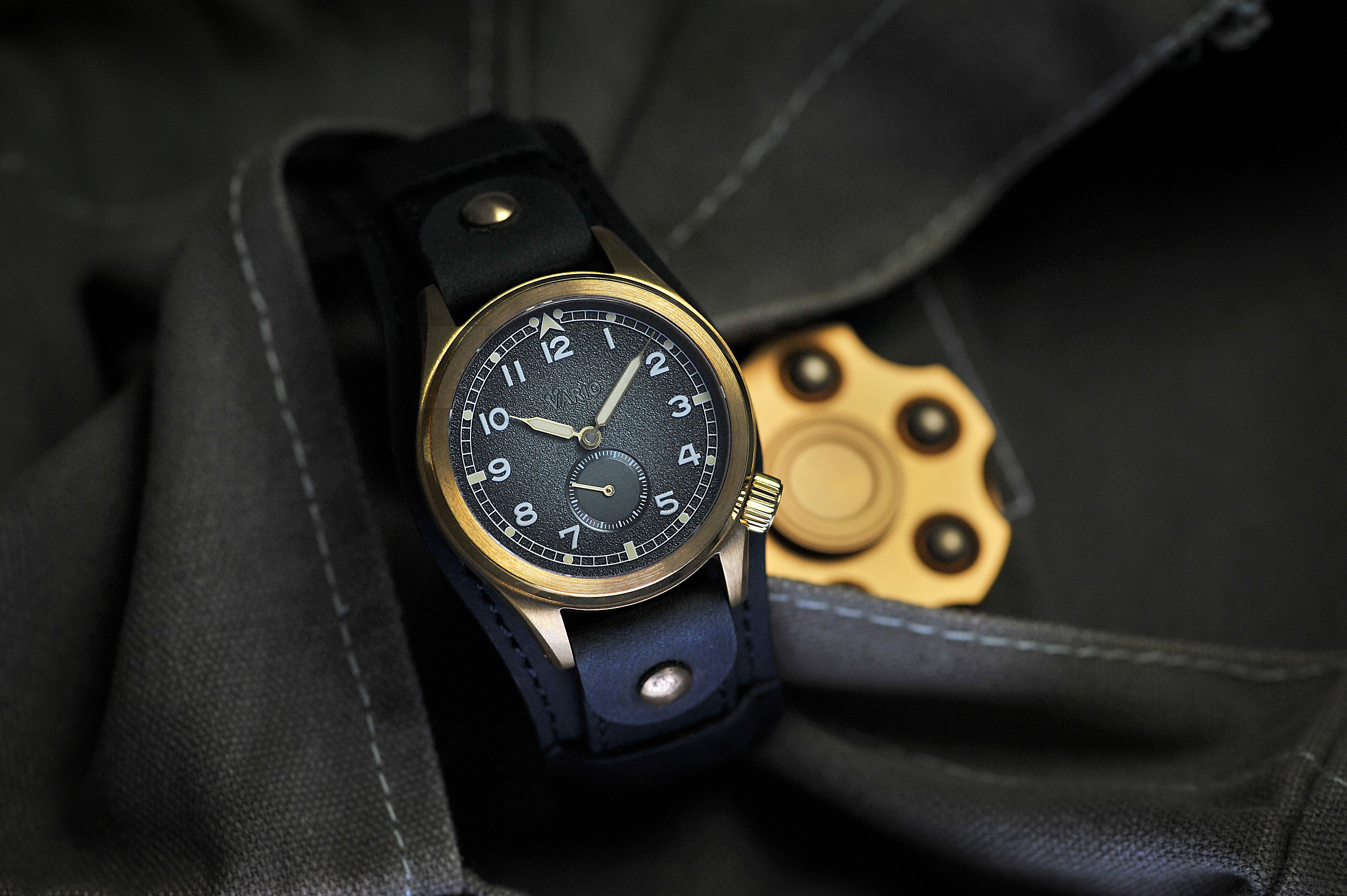 Vario 1945 dirty dozen british military field bronze watch fume grey