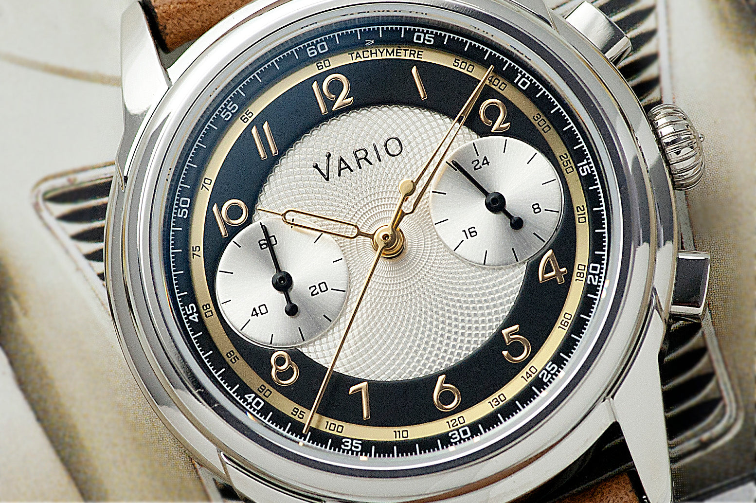 Vario Empire White Tuxedo Gold Tachymètre Chronograph Watch