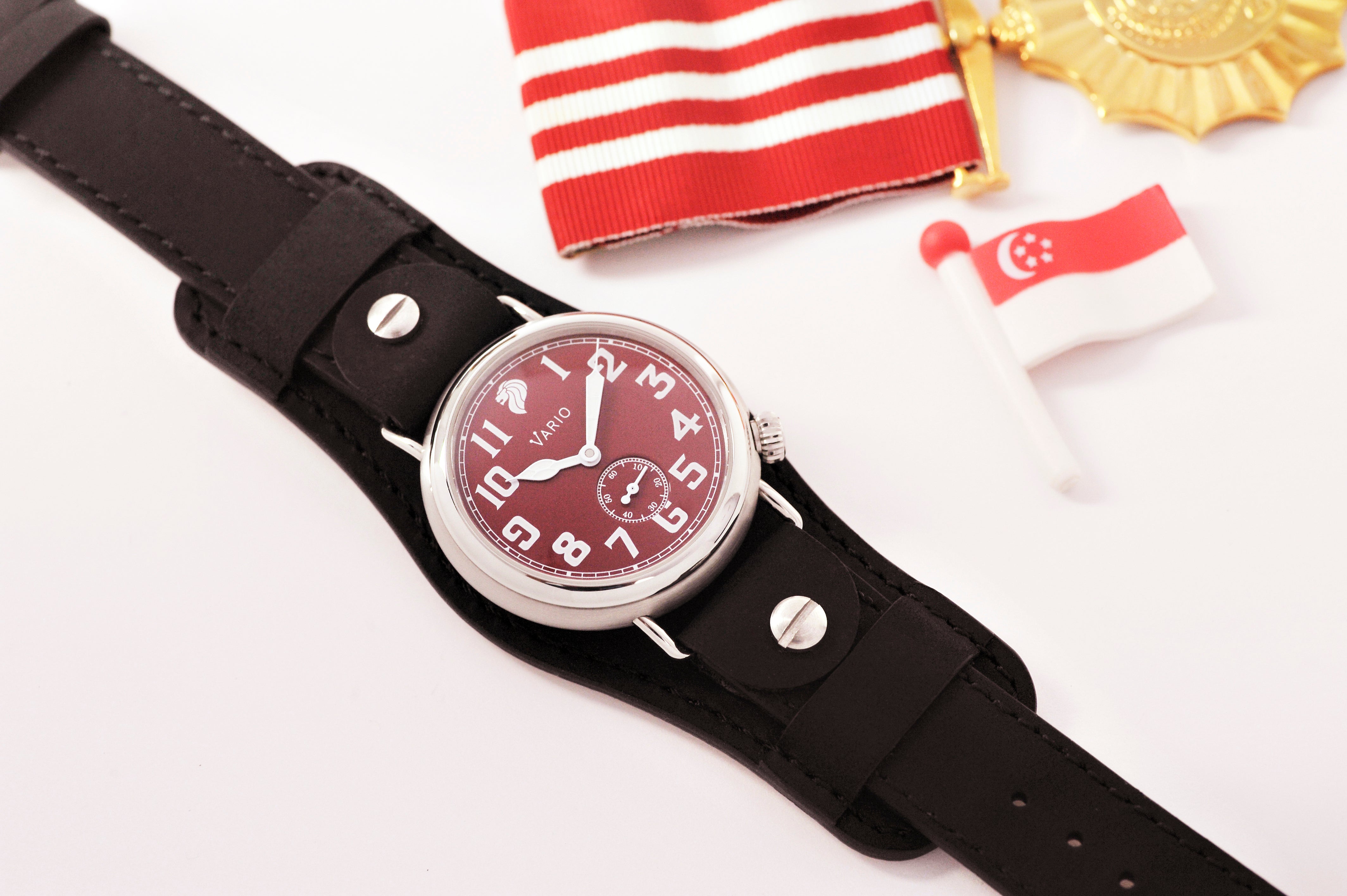 vario 1918 merlion trench SG60 watch