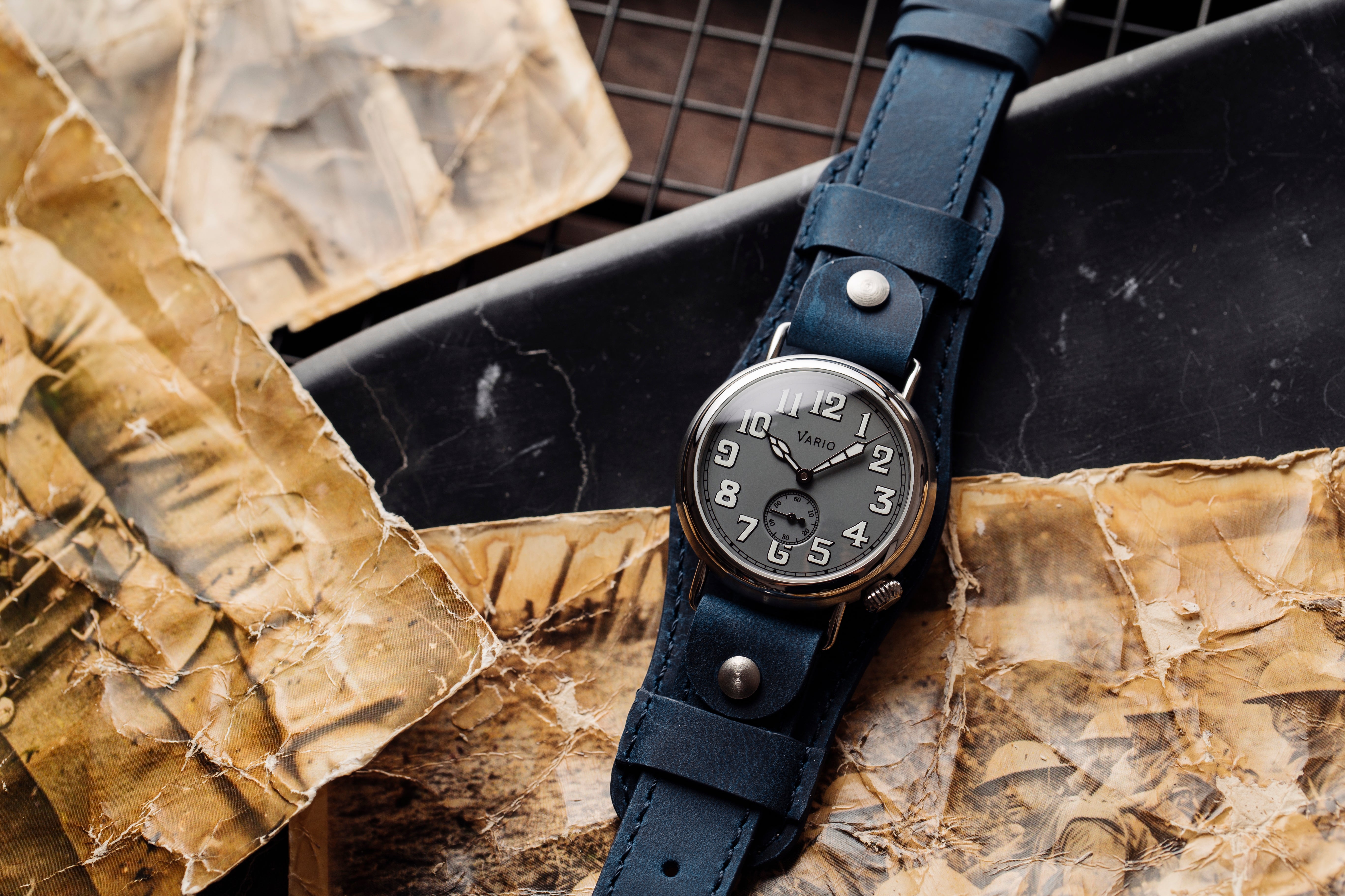 vario 1918 ww1 trench watch with crazy horse chicago screw bund strap