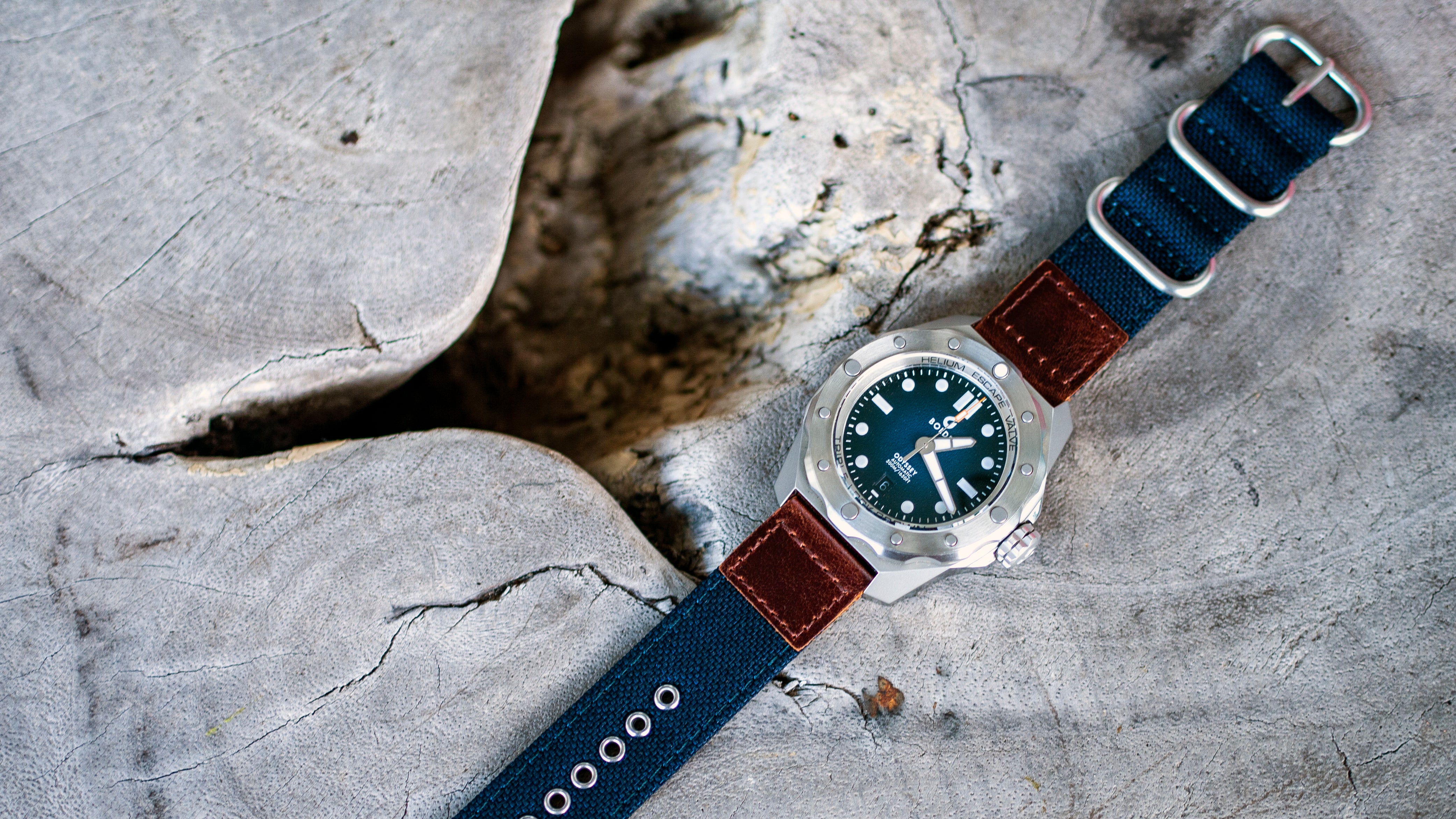 Boldr watch with Vario cordura watch strap