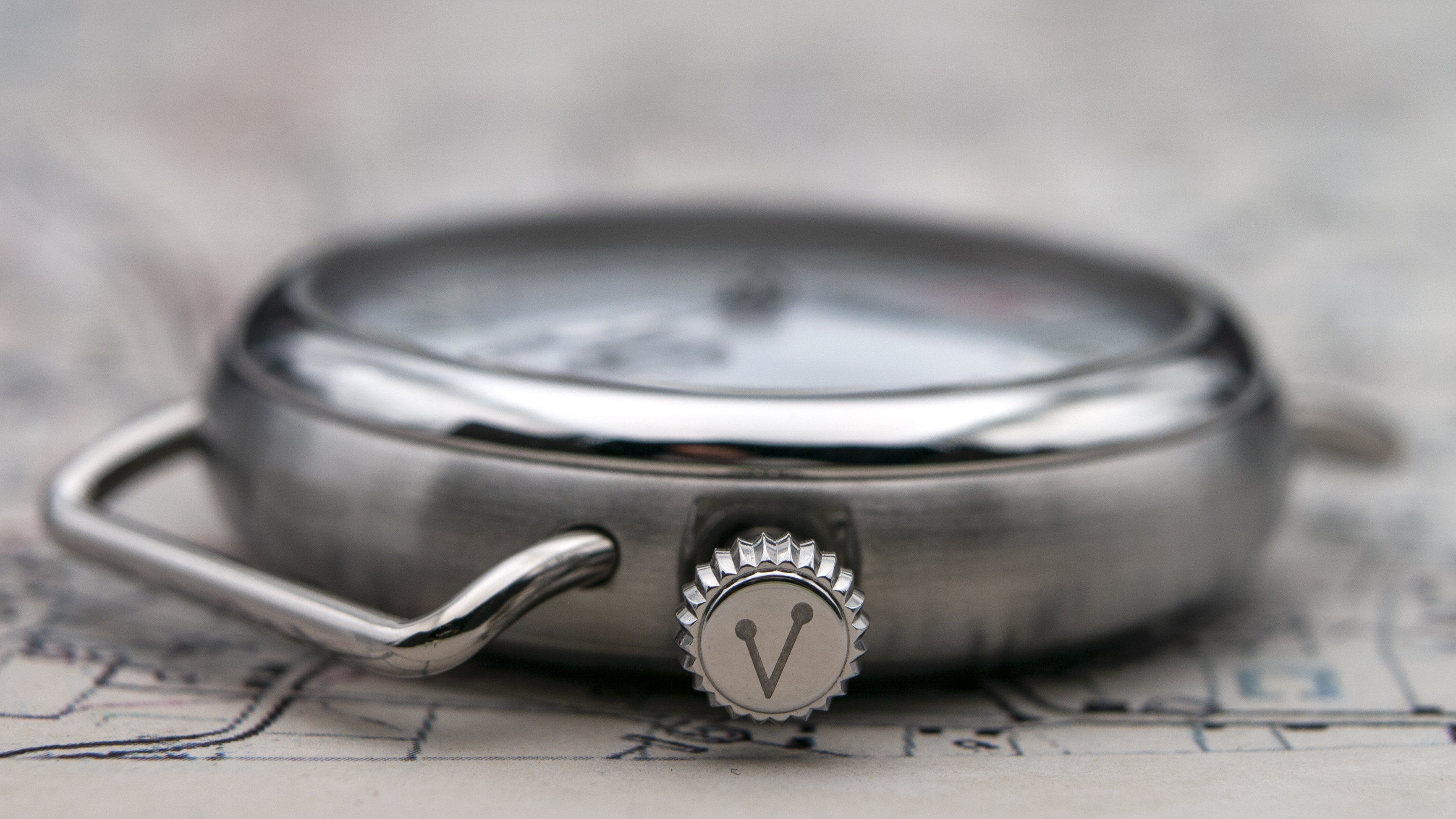 vario 1918 trench field watch white dial white lume 37mm