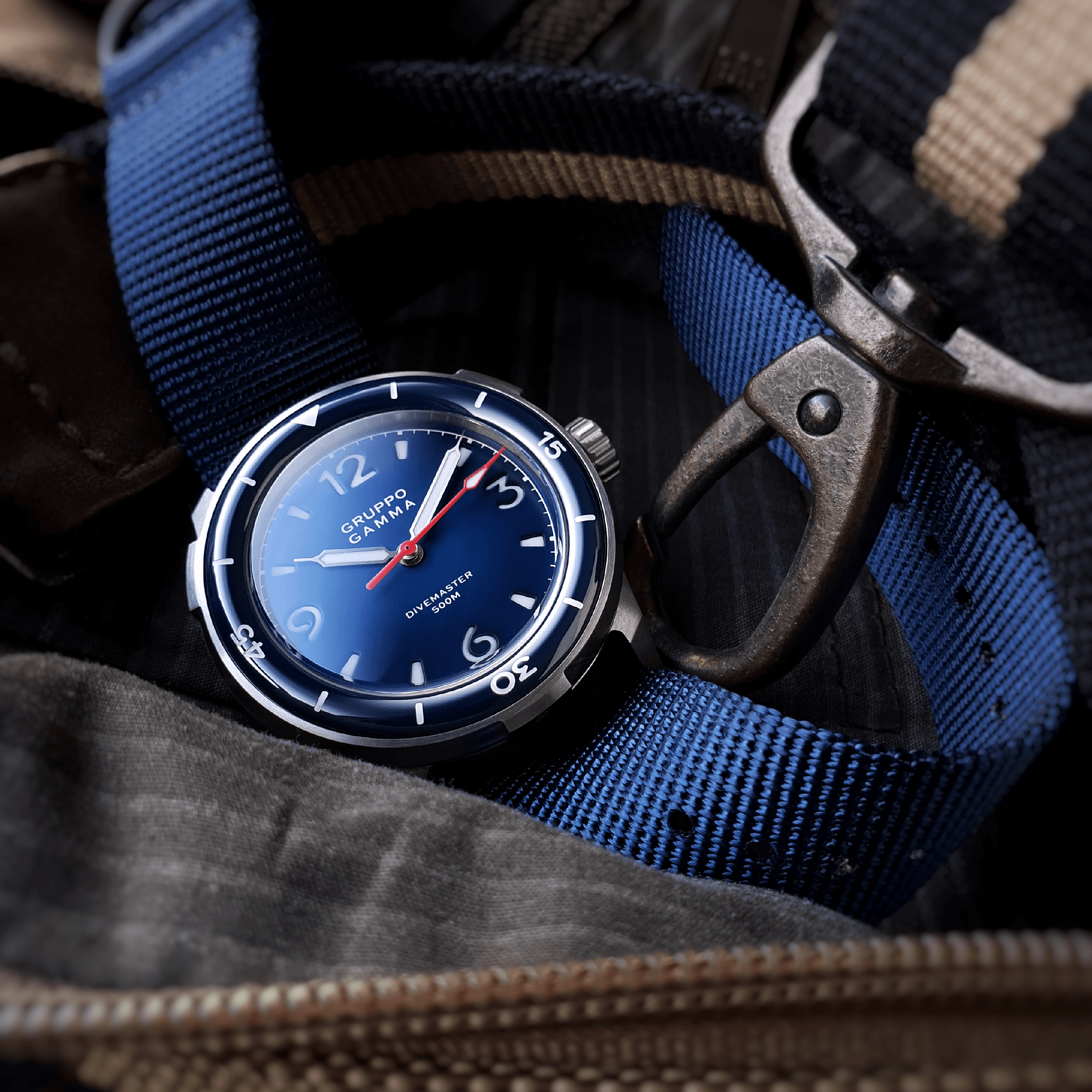 Stunning photography of our ballistic nylon strap with Gruppo Gamma by @dp.graphics