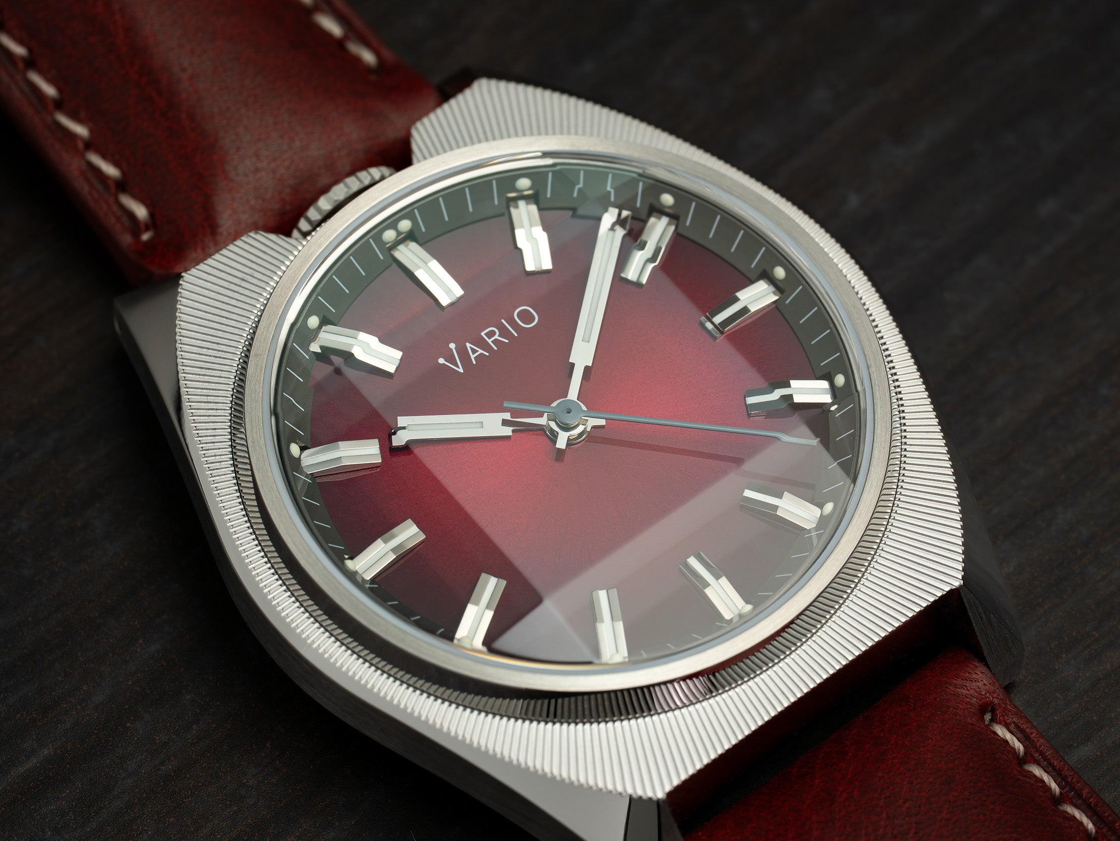 Vario Futurist faceted crystal watch 