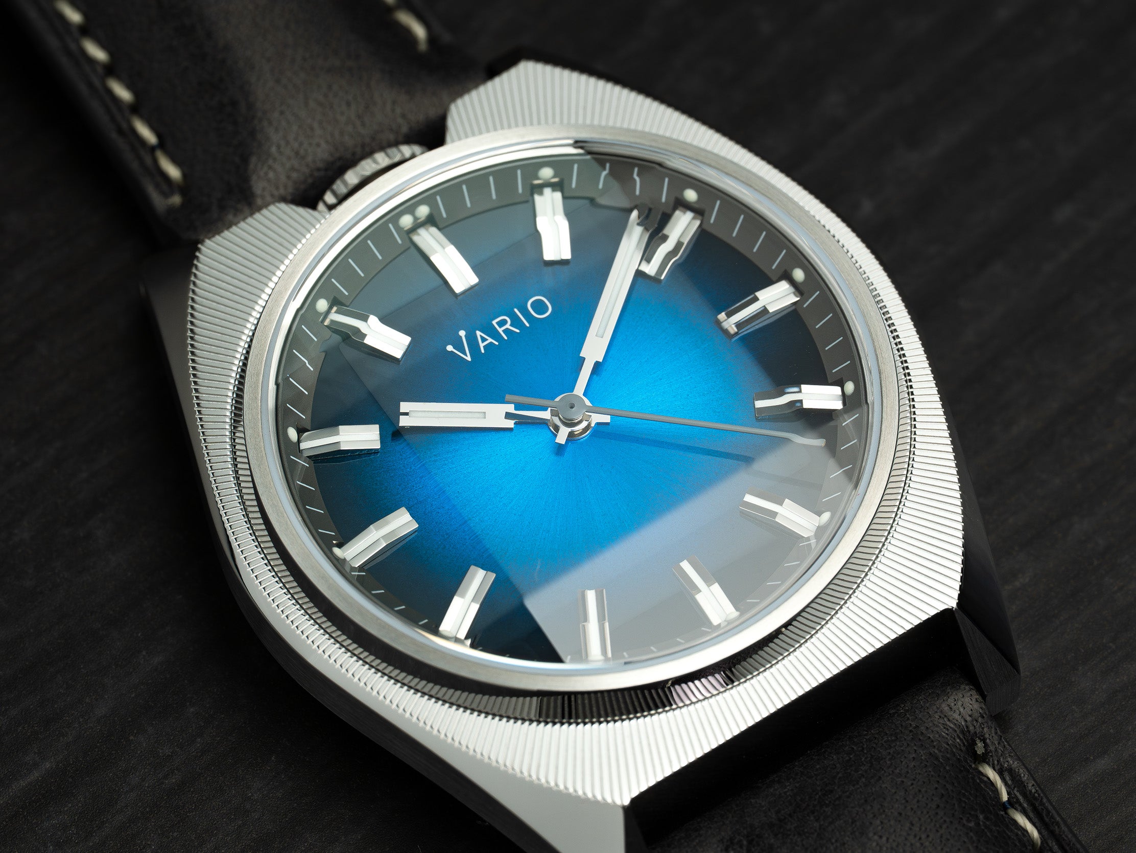 Vario Futurist faceted crystal watch 
