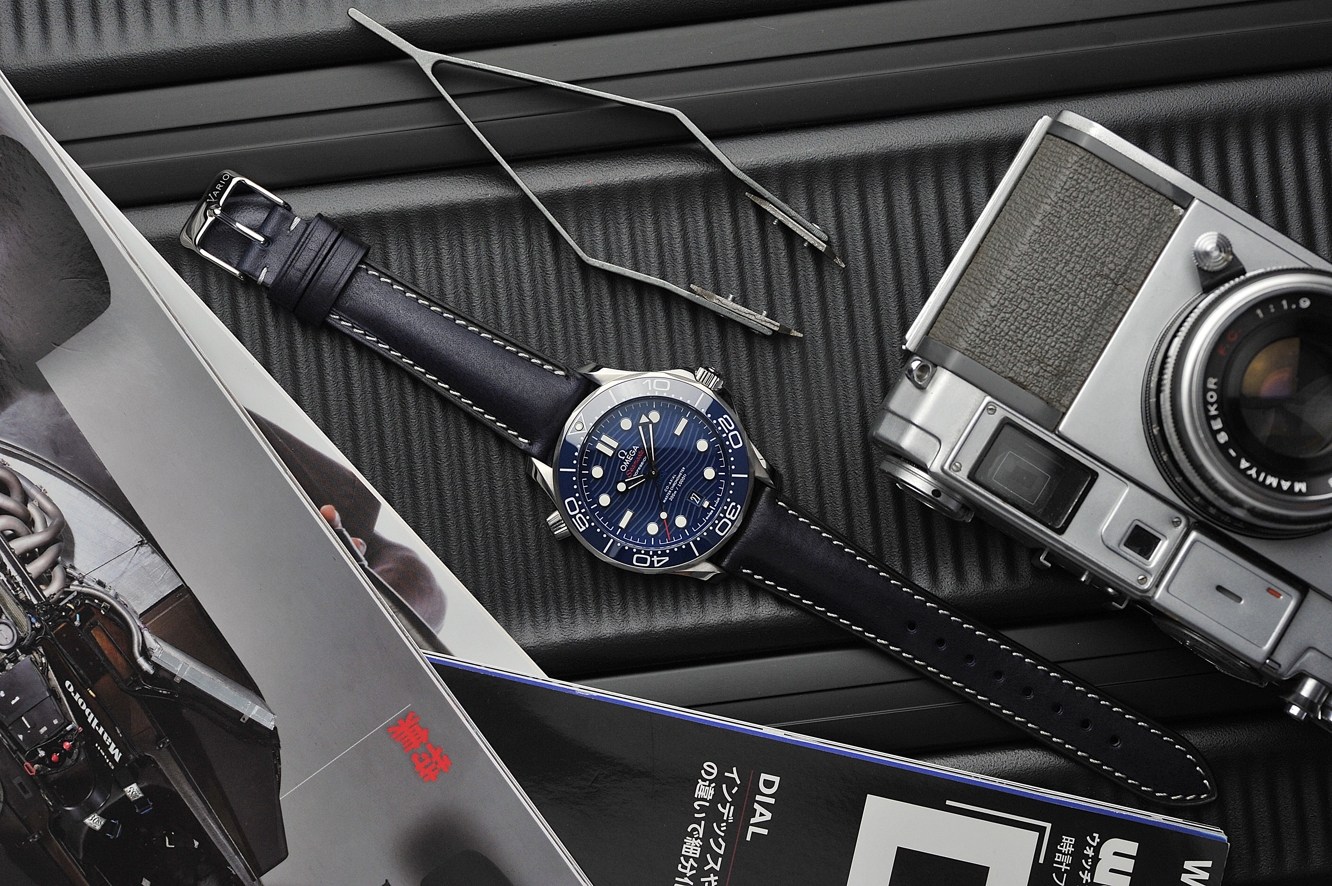 Vario Vintage Veg Tan Embossed Italian Leather dark blue