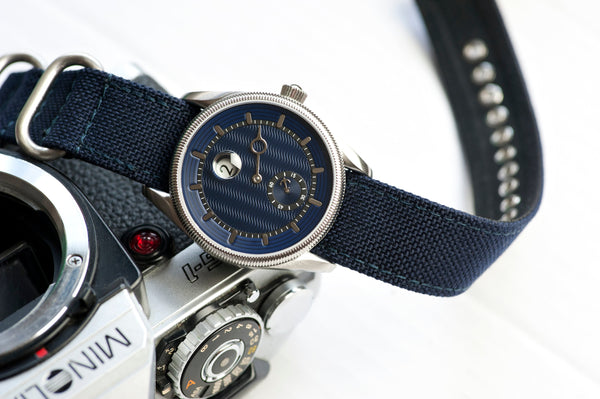 Vario Navi Jump Hour Watch 