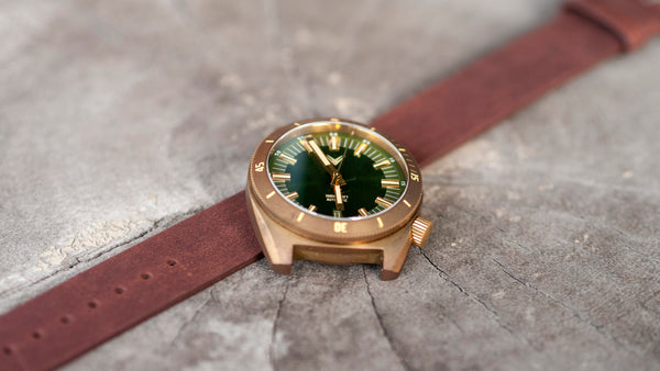 vario crazy horse leather watch strap red brown with ventus watch brass